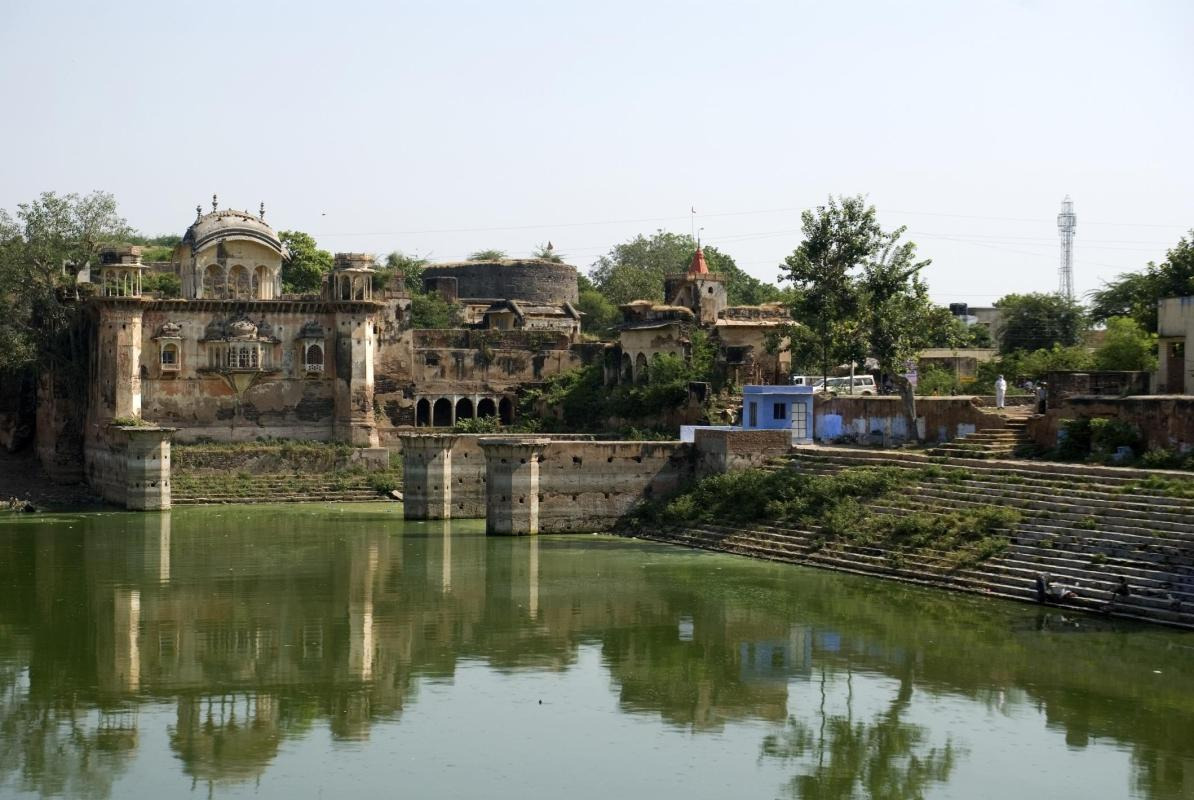 Deeg Palace — places to visit in Agra