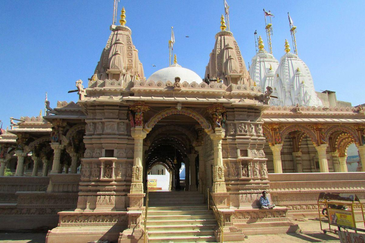 Shree Swaminarayan Mandir Kalupur — places to visit in Ahmedabad