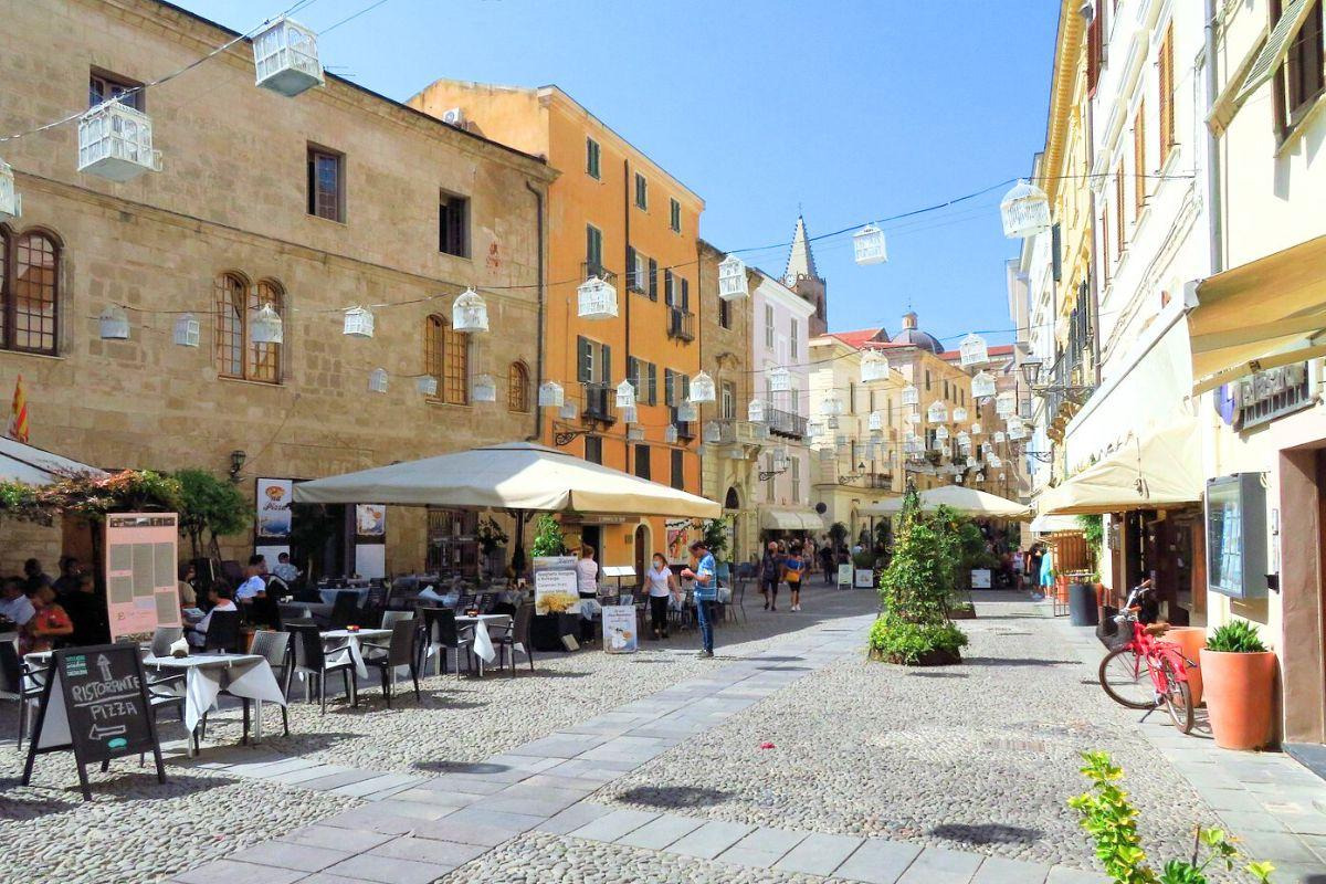 Piazza Civica — places to visit in Alghero