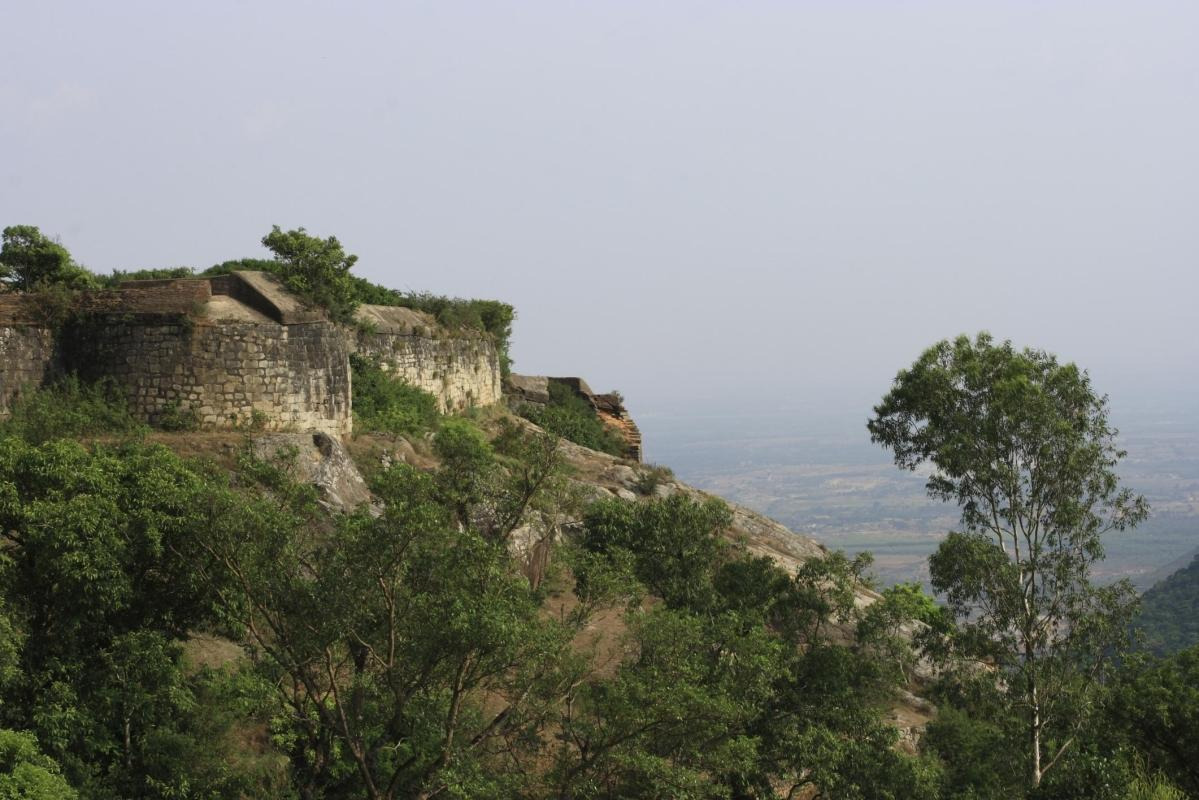 Bangalore Fort (Kempegowda's Fort) — places to visit in Bangalore