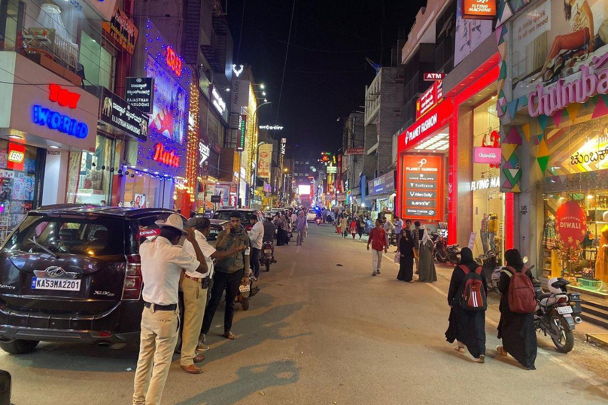Commercial Street — places to visit in Bangalore