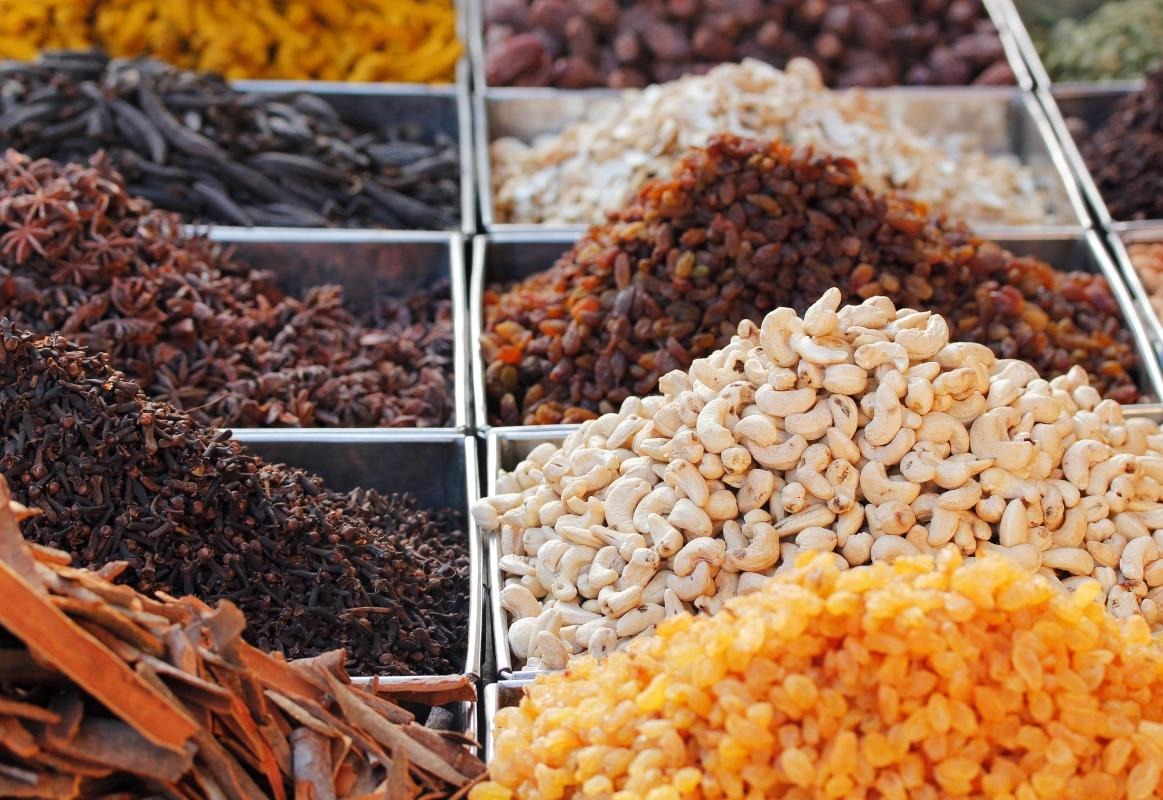 KR Market (Krishnarajendra City Market) — places to visit in Bangalore