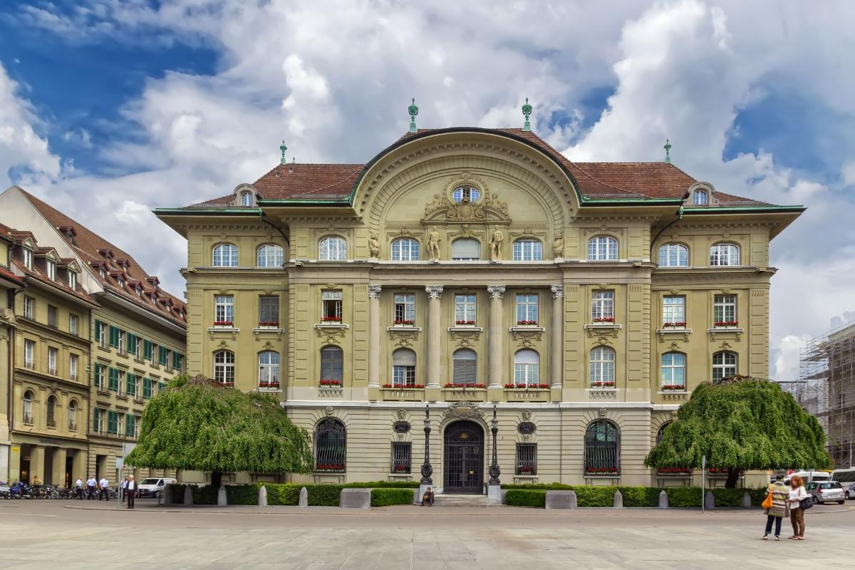 Bundesplatz — places to visit in Bern