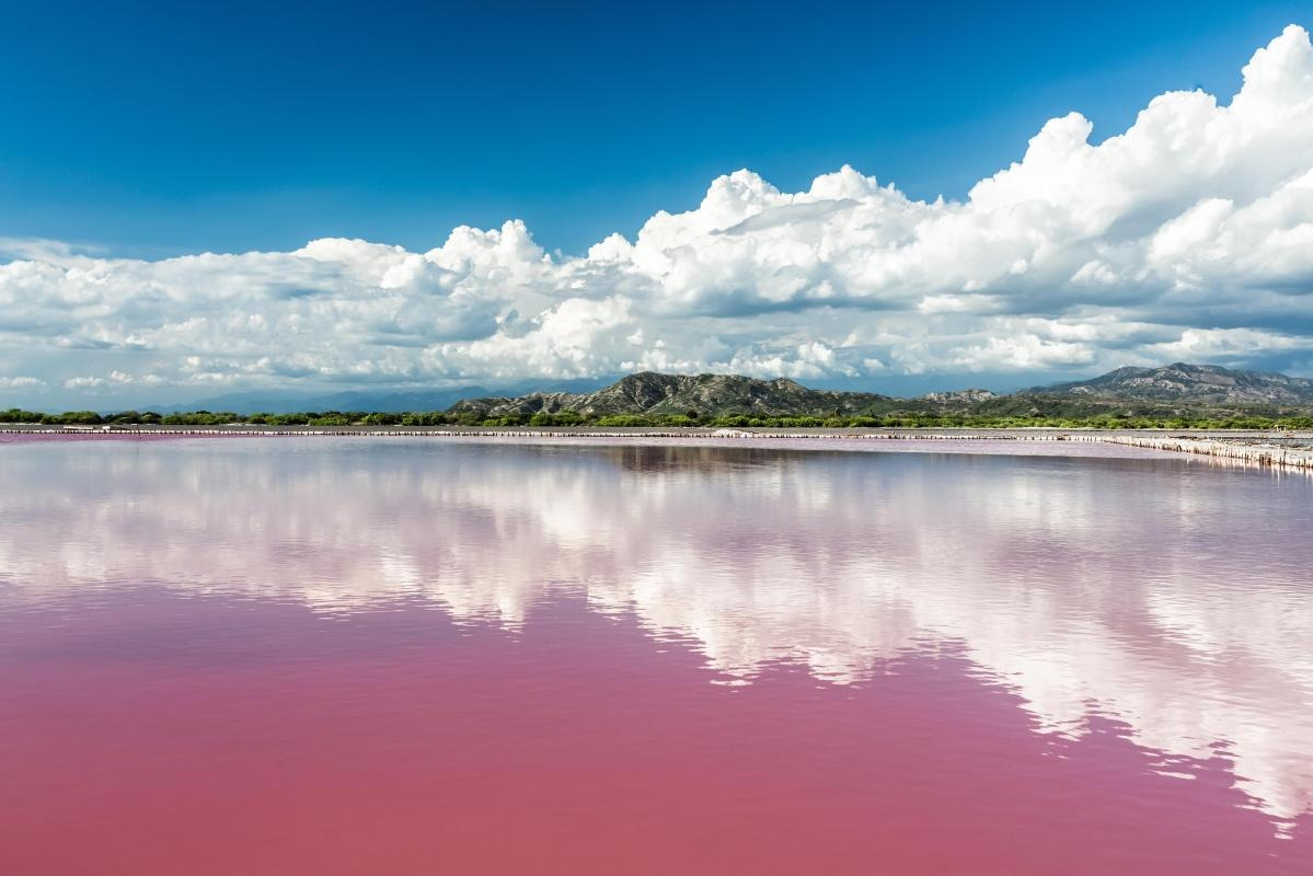 Lake Retba (Lac Rose) — places to visit in Dakar
