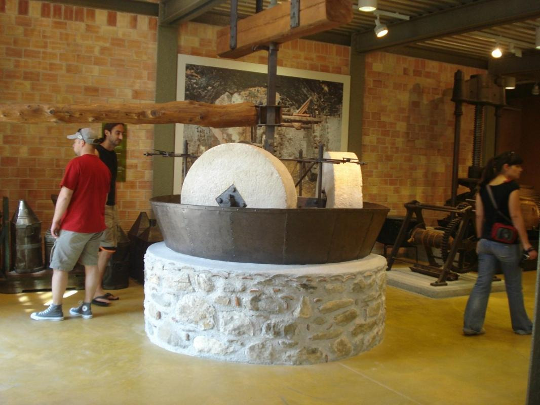 Museum of the Olive and Greek Olive Oil (Mouseio Elias kai Ellinikou Ladiou), Kalamata