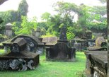 Dutch Cemetery in Kochi — view 2