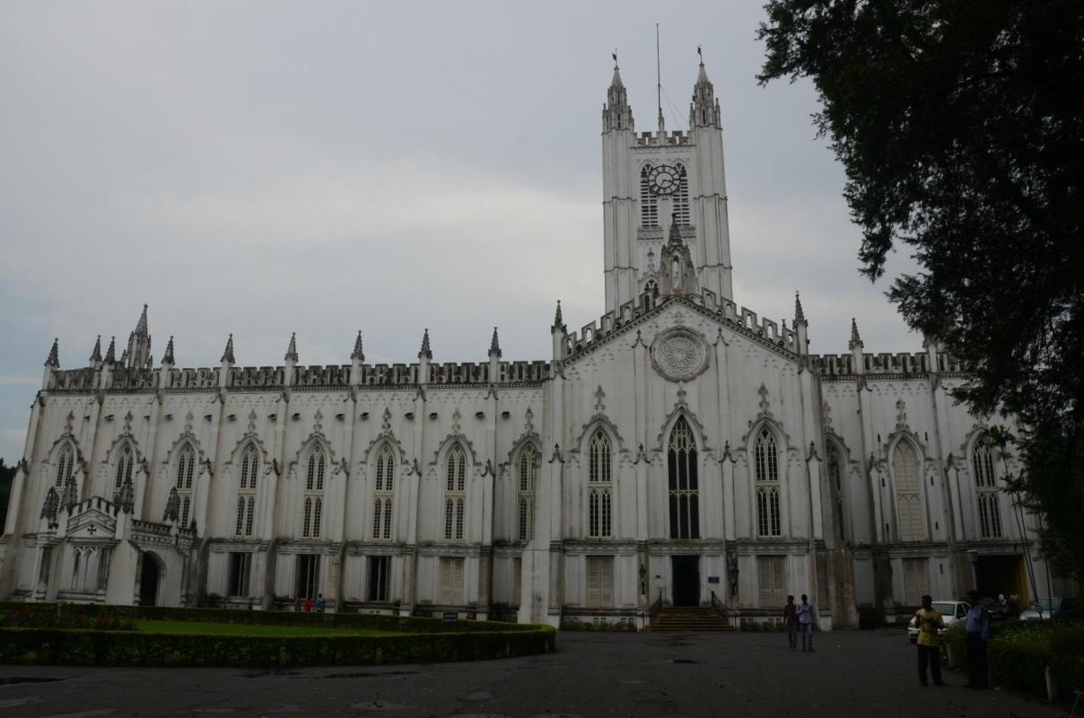 St Paul's Cathedral — places to visit in Kolkata