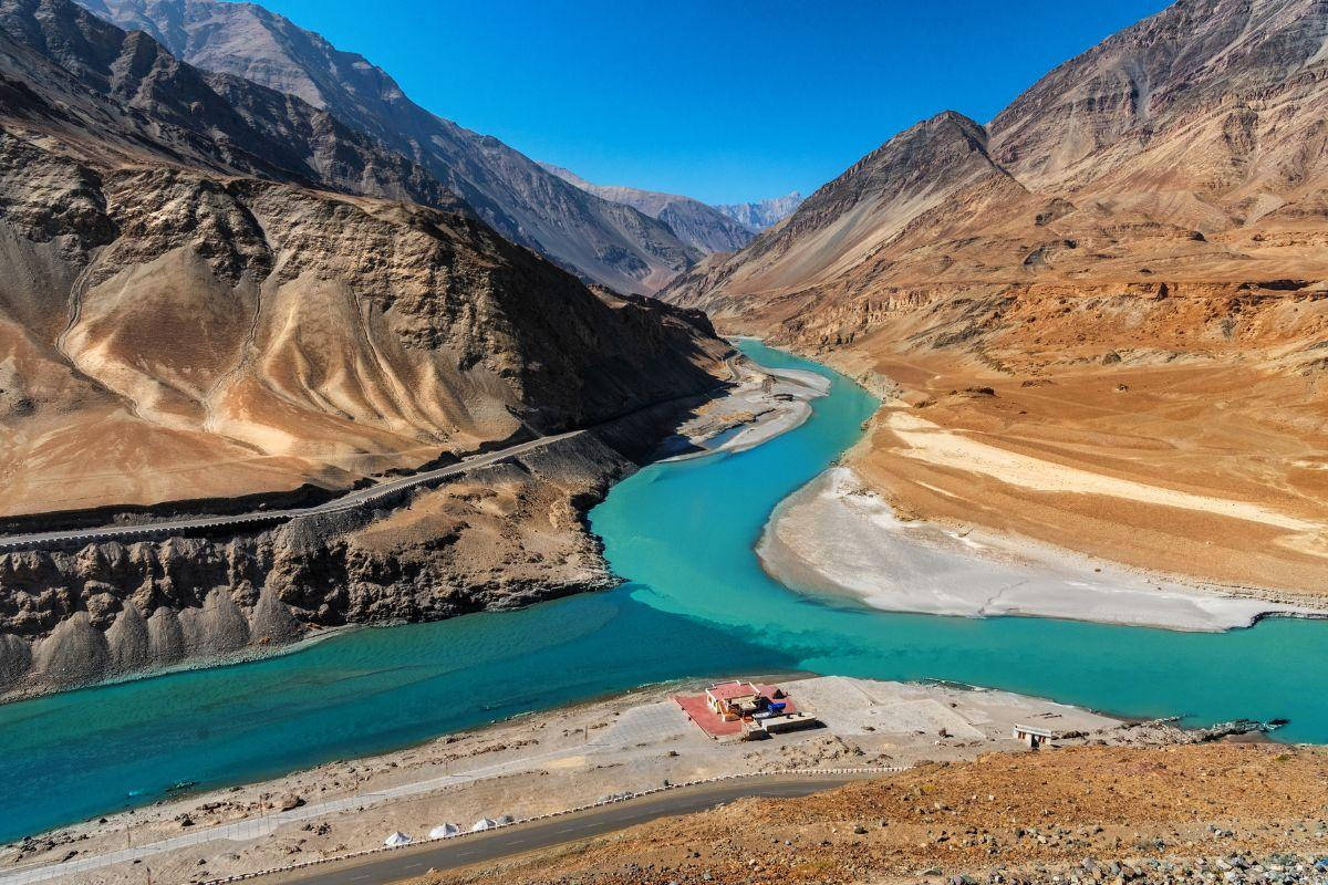 Confluence of the Indus and Zanskar Rivers — places to visit in Leh