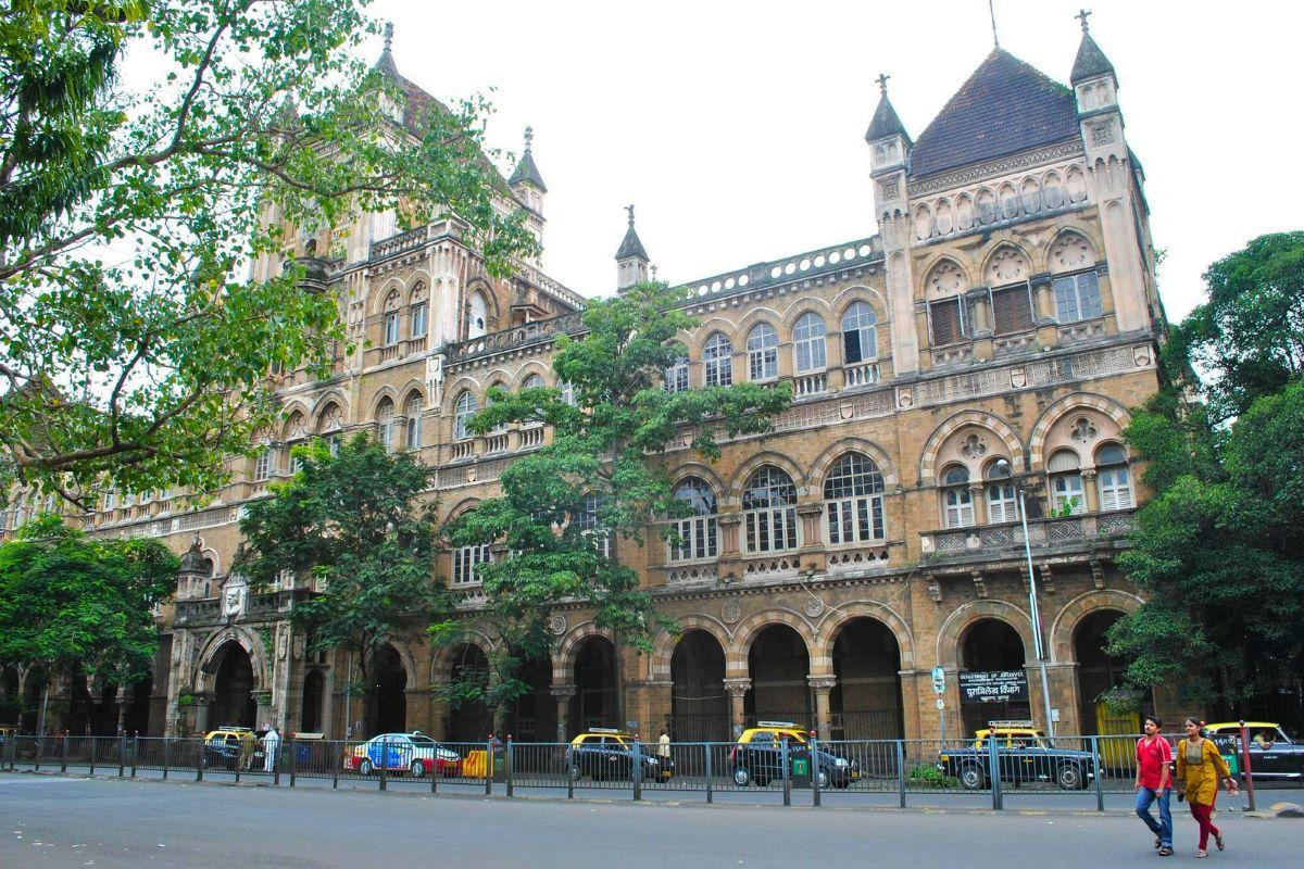 Colaba Causeway — places to visit in Mumbai