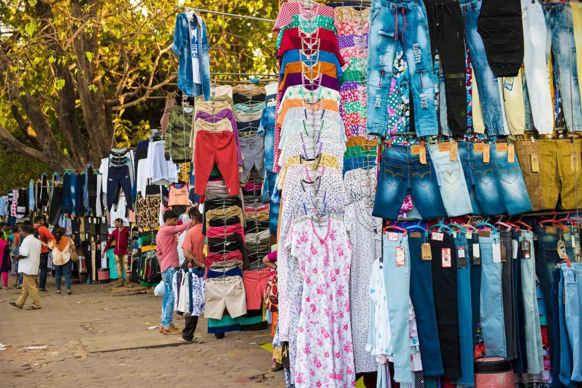 Fashion Street — places to visit in Mumbai