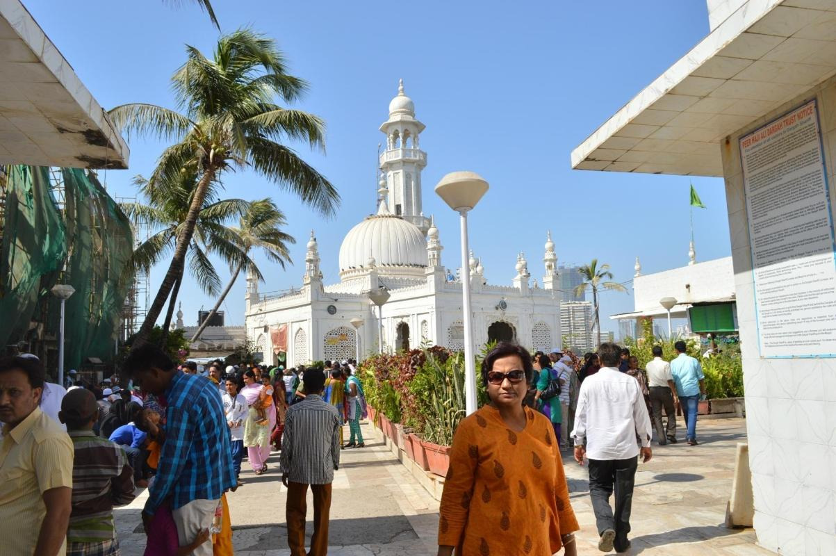 Haji Ali Dargah — places to visit in Mumbai