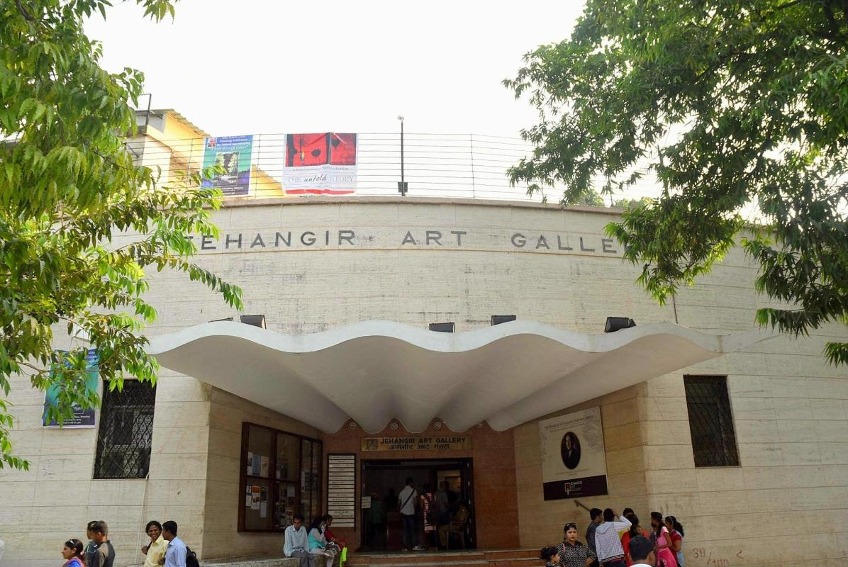 Jehangir Art Gallery — places to visit in Mumbai