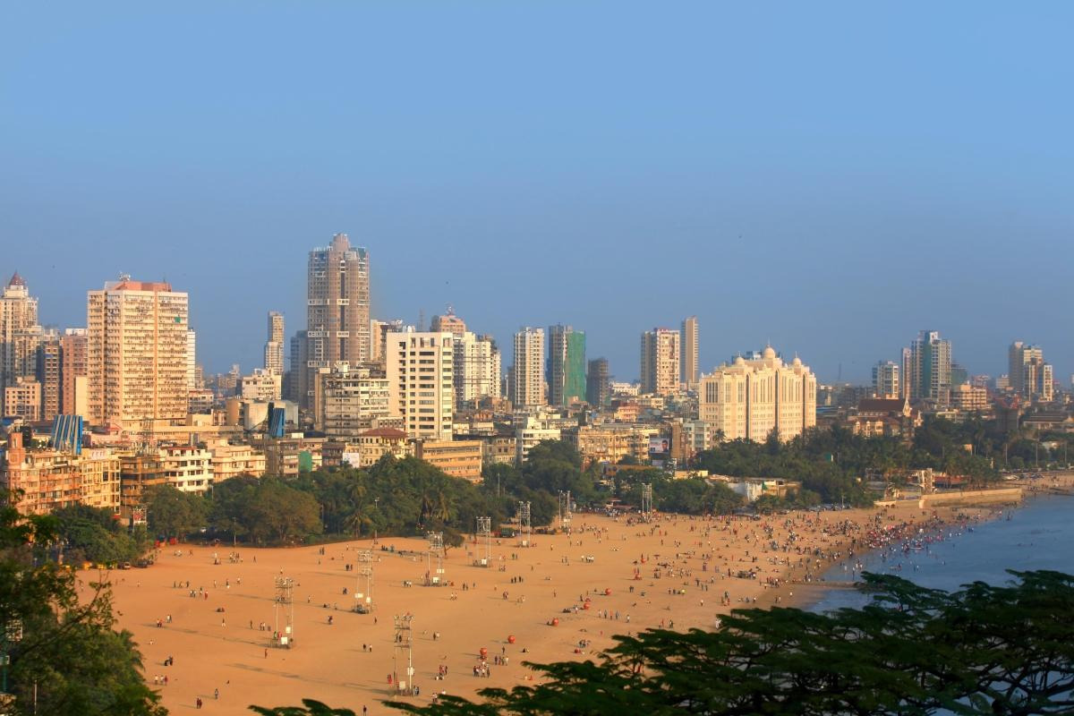Juhu Beach — places to visit in Mumbai