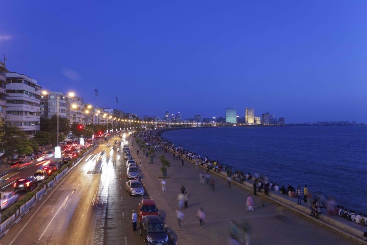 Marine Drive — places to visit in Mumbai