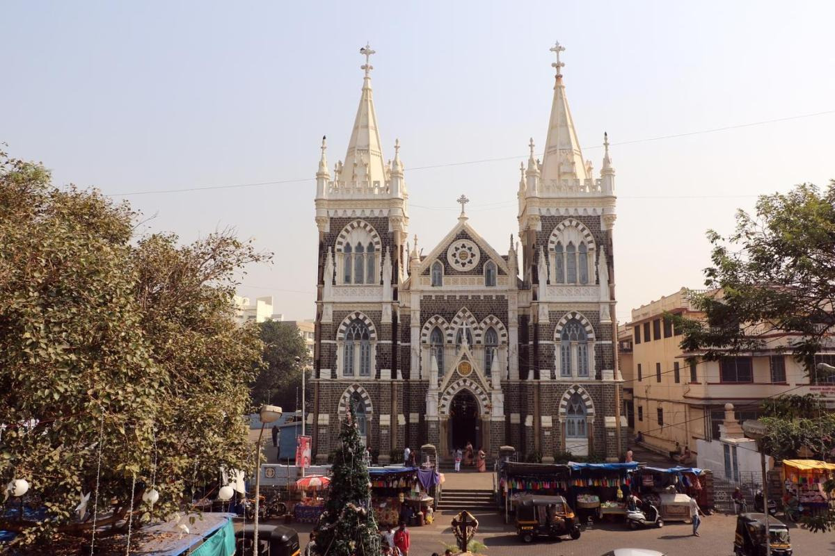 Mount Mary Church — places to visit in Mumbai
