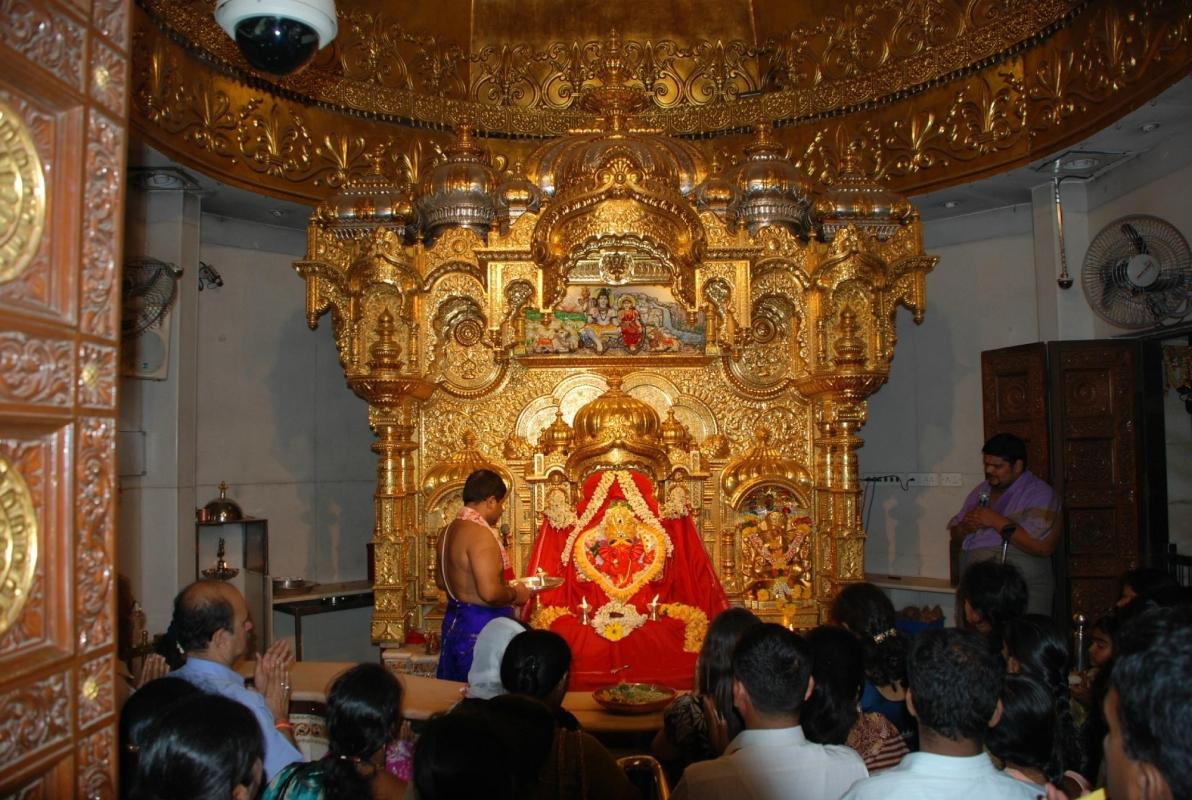 Shree Siddhivinayak Ganapati Temple — places to visit in Mumbai