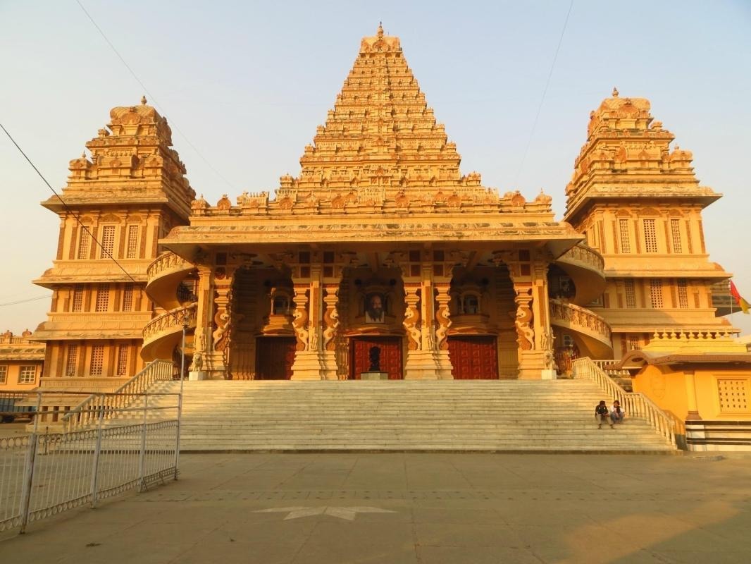 Chhatarpur Temple (Chhatarpur Mandir) — places to visit in New Delhi