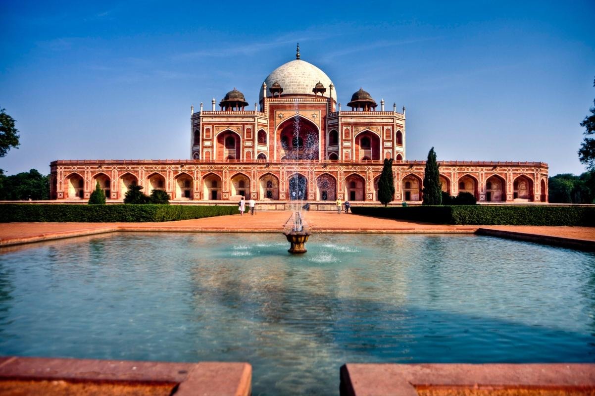 Humayun's Tomb — places to visit in New Delhi