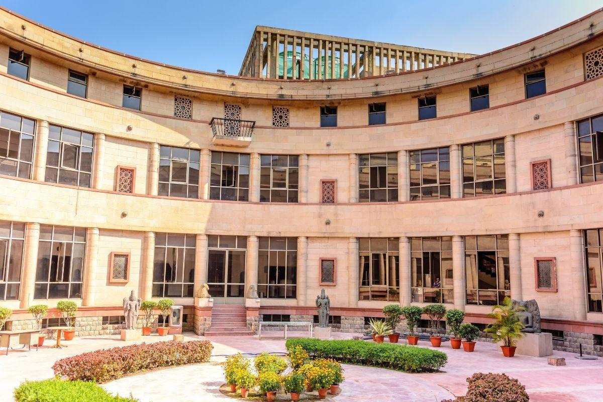 New Delhi National Museum — places to visit in New Delhi