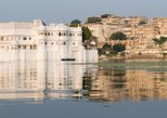 Lake Pichola in Udaipur — view 2