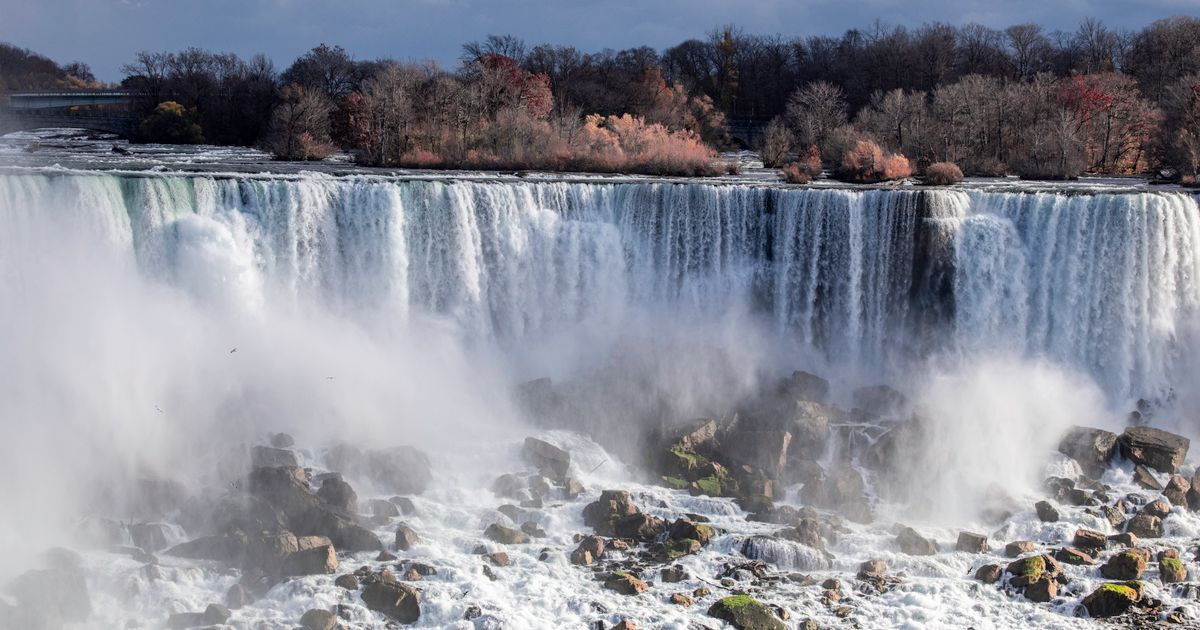 Niagara Falls Retreat — photo 5